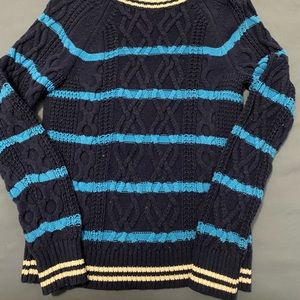 Knitted Sweater with a front pattern